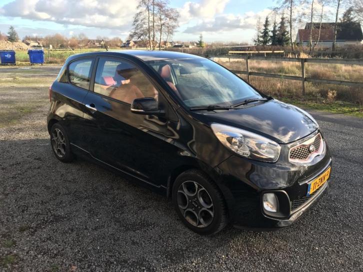 KIA Picanto 1.0 Cvvt 3-DRS 2013 Zwart Des. Ed Rood Leerlook