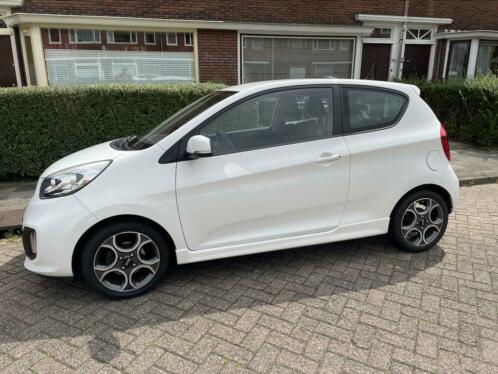 KIA Picanto Comfort Pack 2012 Wit  set winterbanden op velg