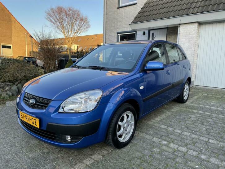 KIA RIO 1.4 16v 5-drs met Airco en Nationale Autopas.