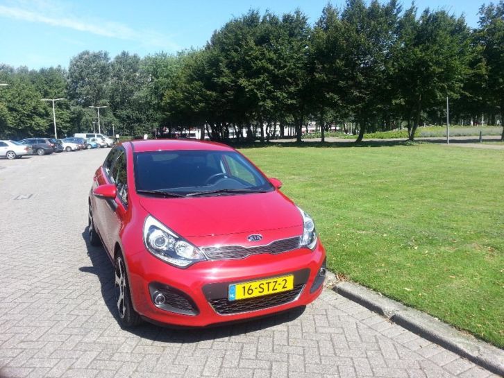 Kia Rio SUPERPACK kilometerstand minder dan 17.500 km  