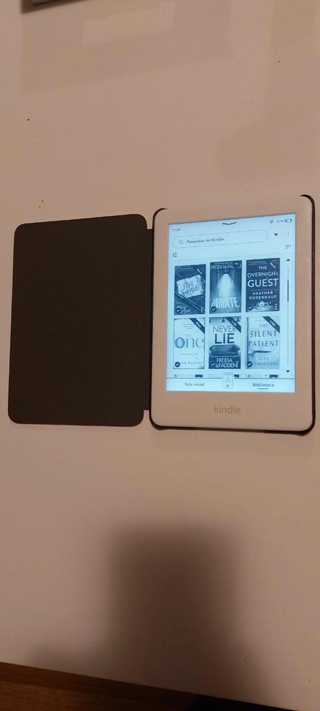 Kindle 2019 10th Generation with case
