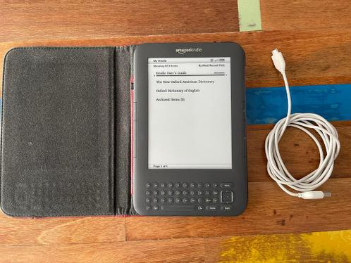 Kindle 3e gen e-reader met keyboard, WiFi, 3G en hoesje