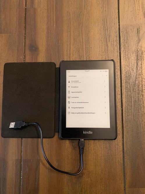 Kindle Paperwhite 10e gen 8GB met originele hoes met lader