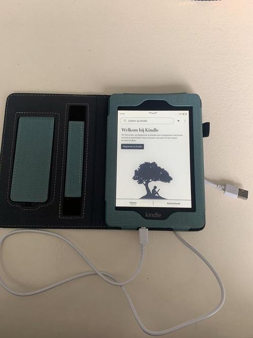 Kindle Paperwhite 10e gen waterproof 8GB met hoes en lader
