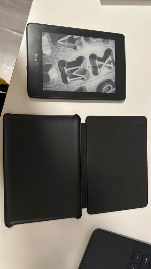 Kindle paperwhite 10th generation 8G. Price include cover