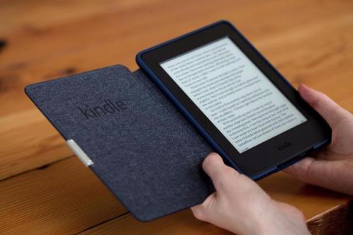Kindle paperwhite 2015 wifi met orginele hoes