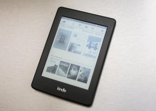 Kindle paperwhite wifi compleet met hoes en lader