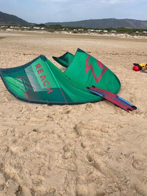 KITE SET (North kite 9m  bar Naish board)
