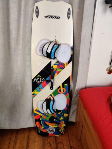 Kiteboard F-one Acid Next Generation 2015 (130x39) - Twintip