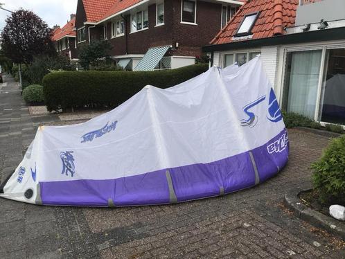 KITES TE KOOP AANGEBODEN