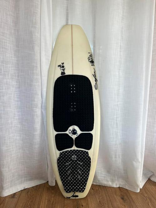 Kitesurf board Banksy surfboard directional  2x straps