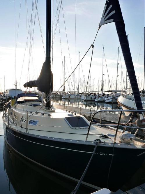Klassiek gelijnde, ruime, zeer degelijk gebouwd zeiljacht.