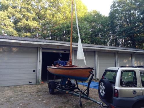 Klassiek open houten zeilboot 12m2