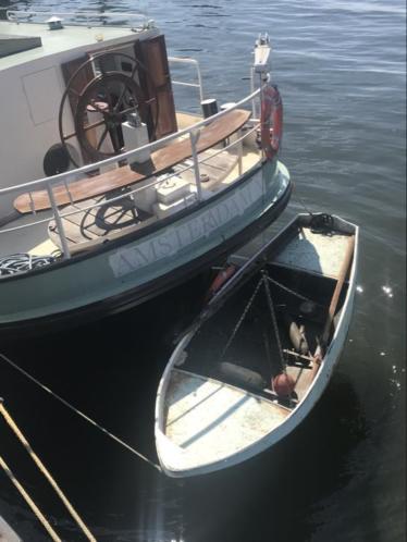 Klassiek stalen roeibootje te koop