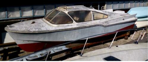 Klassieke Aluminium Russische Motorkajuitboot UNIEK