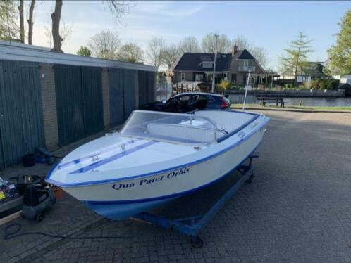 Klassieke Chris Craft Cavalier 17Ft V8