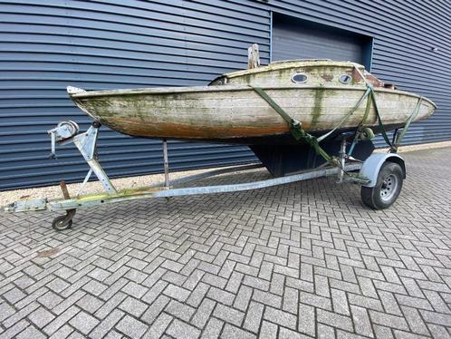 Klassieke houten kajuitzeilboot 6.9 meter incl trailer