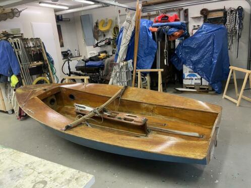 Klassieke houten zeilboot - Solo