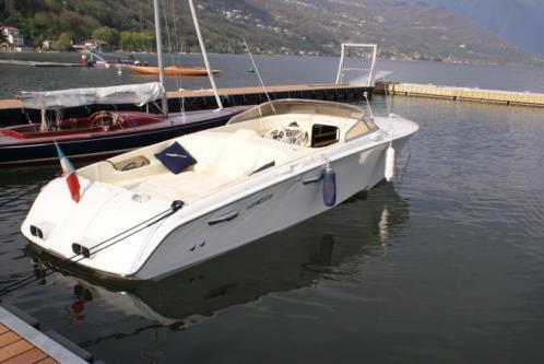 Klassieke Italiaanse Speedboot Riva Monte Carlo 27 Offshore
