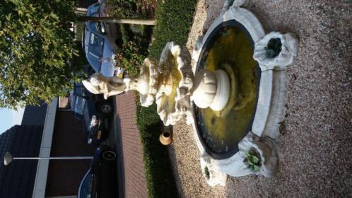 klassieke stenen fontein 