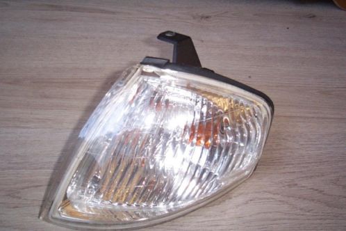 knipperlicht(bestuurderskant) mazda 323 sedan BJ 19982001