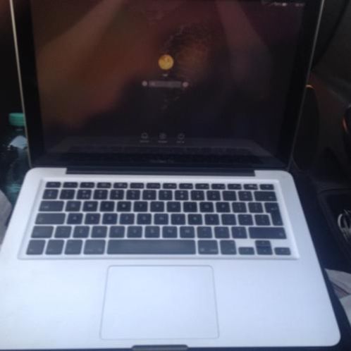 KOOPJE snelle MacBook Pro 130342.4GHz8GB net en deukvrij