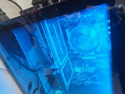KRACHTIGE GAME PC (3070) STREAMER MOET WEG (met monitor)