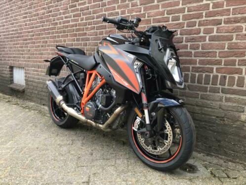 KTM 1290 superduke GT (2020)