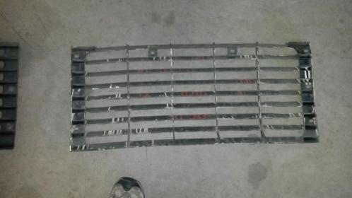 Landrover radiator scherm