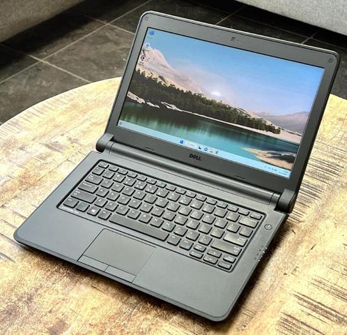 Laptop  240gb SSD  12gb RAM  accu NIEUW  Windows 11