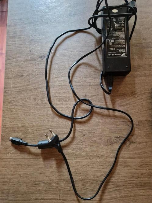 Laptop adapter onbekend