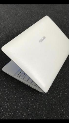 Laptop Asus Eee PC met Windows 7 starter
