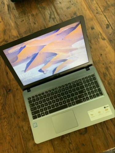 Laptop Asus F540UA-DM680T
