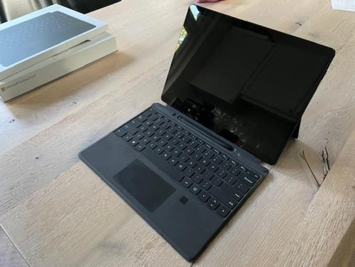 Laptop Microsoft Surface X Pro met alle toebehoren