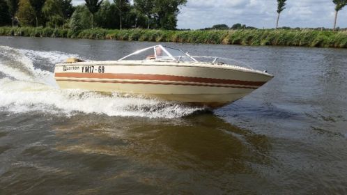 Larson speedboot  40PK Buitenboordmotor (Trailer ) 