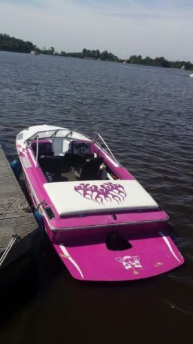 Larson speedboot met 120 pk mercruiser en trailer