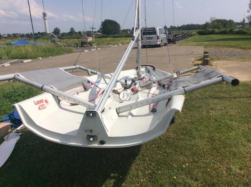 Laser 4000, sportieve zeer snelle zeilboot