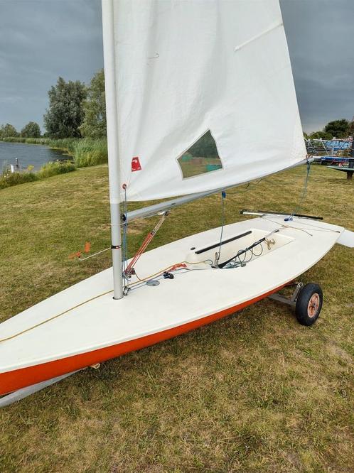 Laser zeilboot met deelbare wal trailer en xd trim