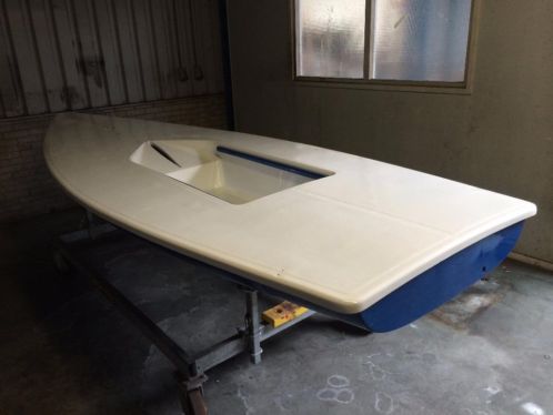 Laser zeilboot volledig opnieuw geschilderd