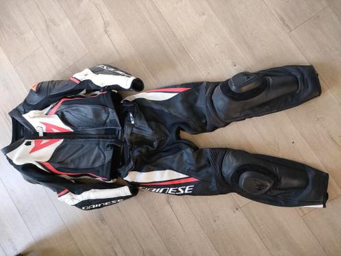 Lederen motorpak en laarzen (4344) van Dainese