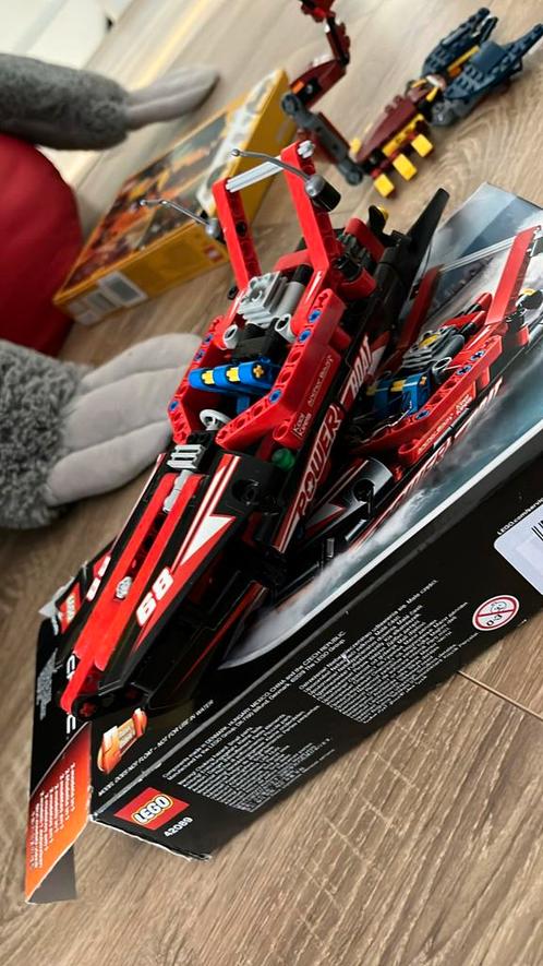 Lego Technic Power Boat