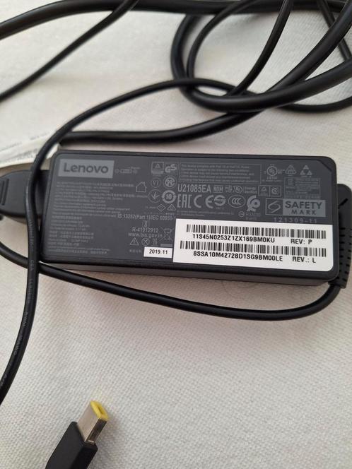 Lenovo adapter nieuw  2 extra laders gratis erbij