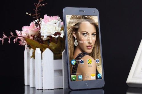 Lenovo Android 4.4 Smartphone 5 inch Zwart