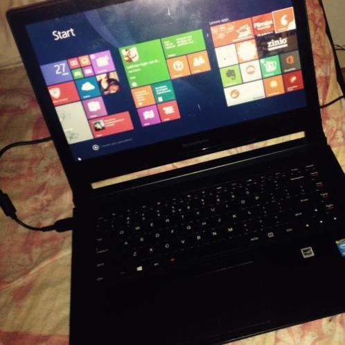 Lenovo laptopnotebook met touchscreen.