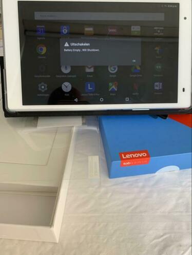 Lenovo Tab4 8 Plus met Lenovo cover.  200,- VASTE PRIJS