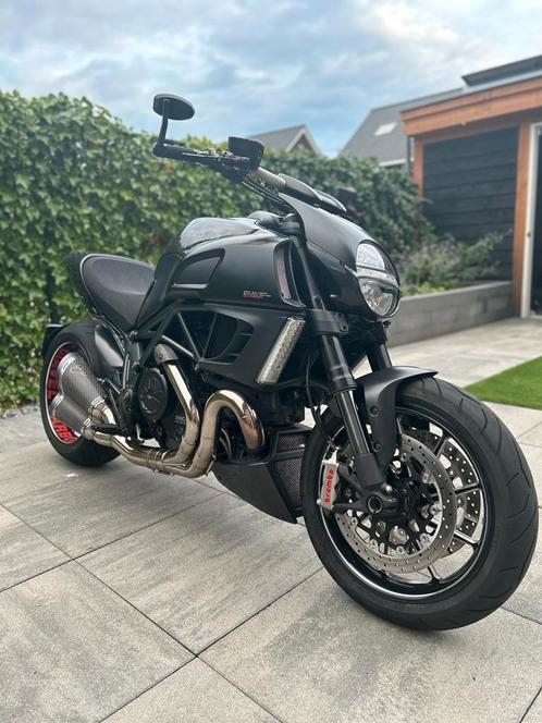 LET OP LAATSTE DAG TE KOOP DUCATI DIAVEL CARBON 2011