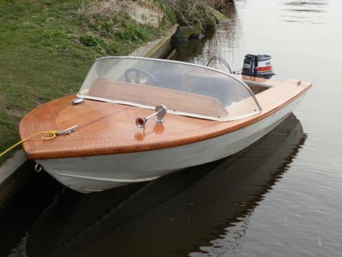 Leuk bootje met 15 pk Yamaha bbm