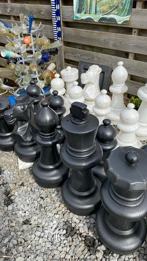 Leuk plastic schaakspel voor in de tuin
