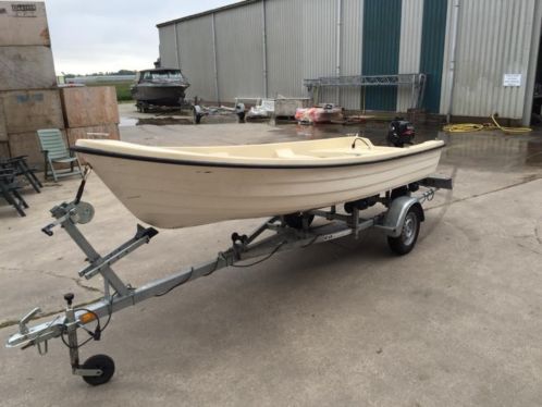 Leuke 4.5 meter boot met 6 pk 4 takt motor 