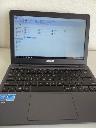 Leuke Asus 11,6034 netbook